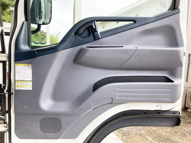 三菱ふそうキャンター平ボディ小型（2t・3t）[写真27]