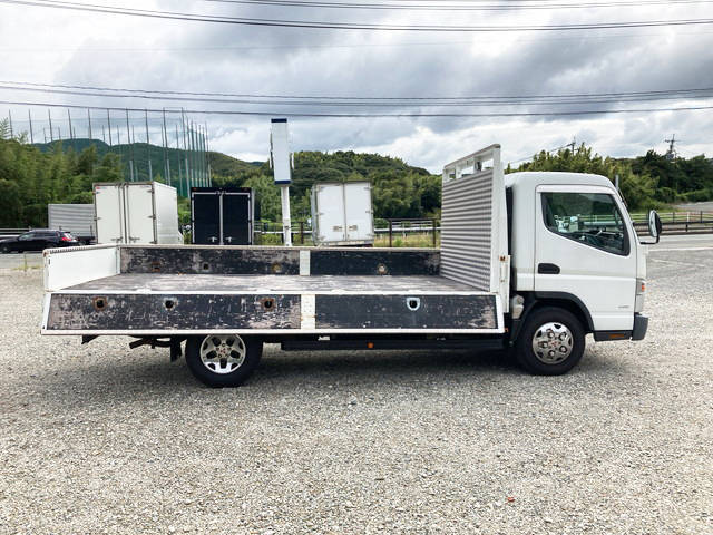 三菱ふそうキャンター平ボディ小型（2t・3t）[写真08]