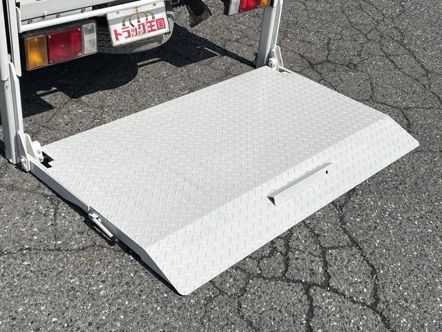 いすゞエルフダブルキャブ（Wキャブ）小型（2t・3t）[写真17]