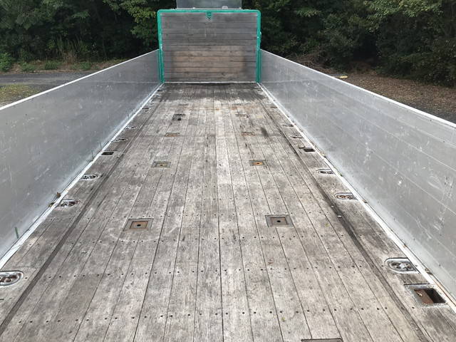 UDトラックスクオンアルミブロック大型（10t）[写真13]