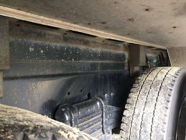 UDトラックスクオンアルミブロック大型（10t）[写真21]