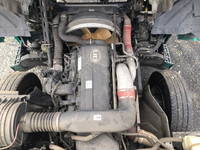 UDトラックスクオンアルミブロック大型（10t）[写真24]