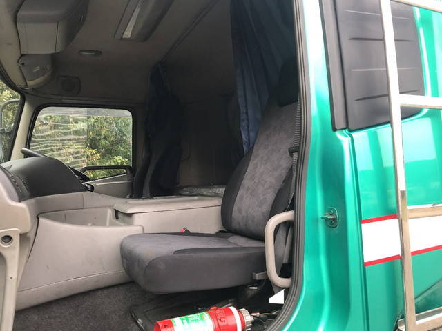 UDトラックスクオンアルミブロック大型（10t）[写真28]