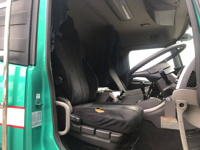 UDトラックスクオンアルミブロック大型（10t）[写真29]