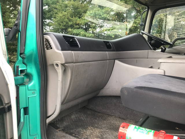 UDトラックスクオンアルミブロック大型（10t）[写真30]