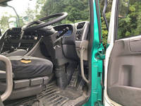 UDトラックスクオンアルミブロック大型（10t）[写真31]