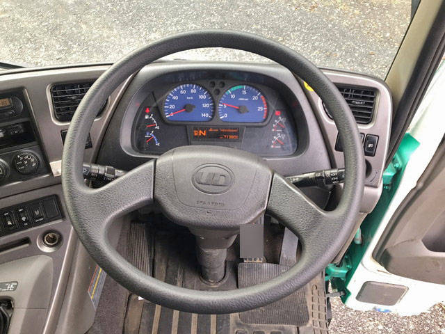 UDトラックスクオンアルミブロック大型（10t）[写真34]