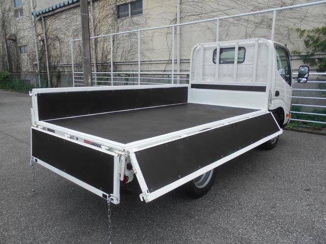 日野デュトロ平ボディ小型（2t・3t）[写真02]