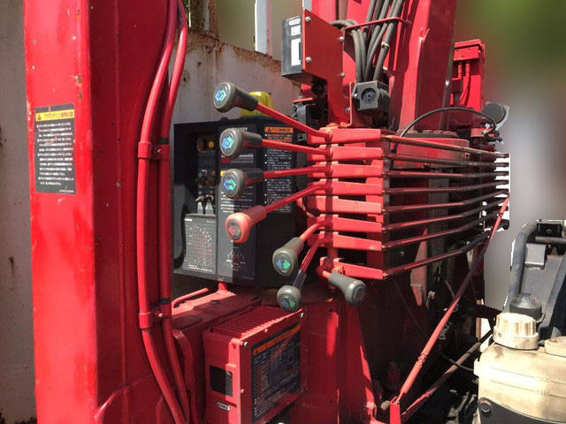 三菱ふそうファイターセルフクレーン3段増トン（6t・8t）[写真09]