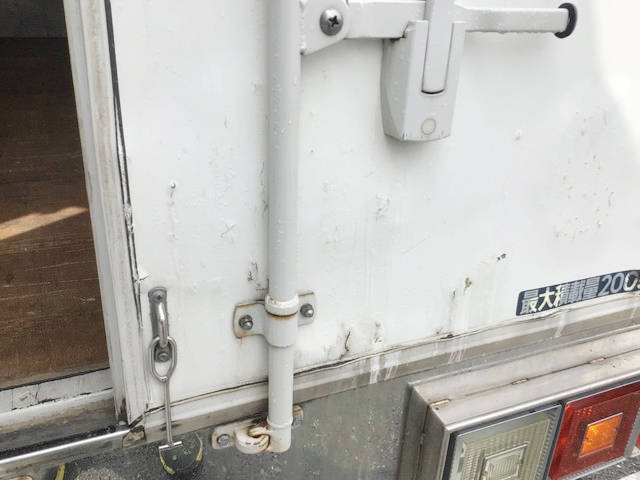 三菱ふそうキャンターアルミウイング小型（2t・3t）[写真13]