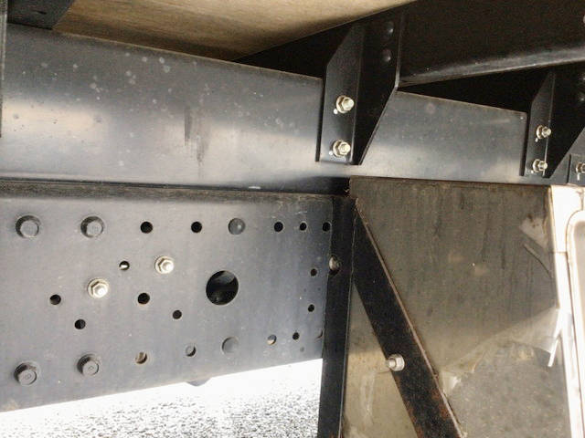 三菱ふそうキャンターアルミウイング小型（2t・3t）[写真17]