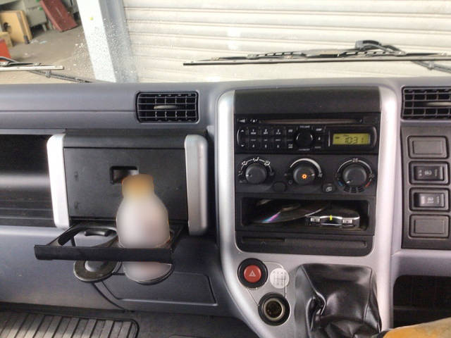 三菱ふそうキャンターアルミウイング小型（2t・3t）[写真31]