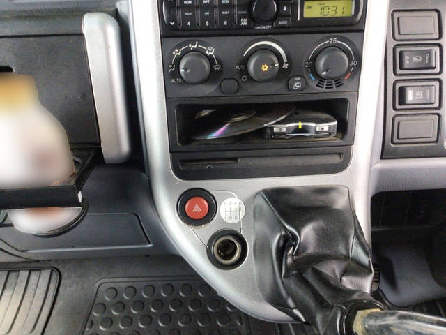 三菱ふそうキャンターアルミウイング小型（2t・3t）[写真32]