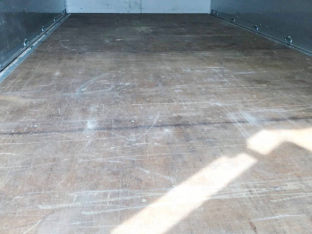 三菱ふそうキャンターアルミウイング小型（2t・3t）[写真09]