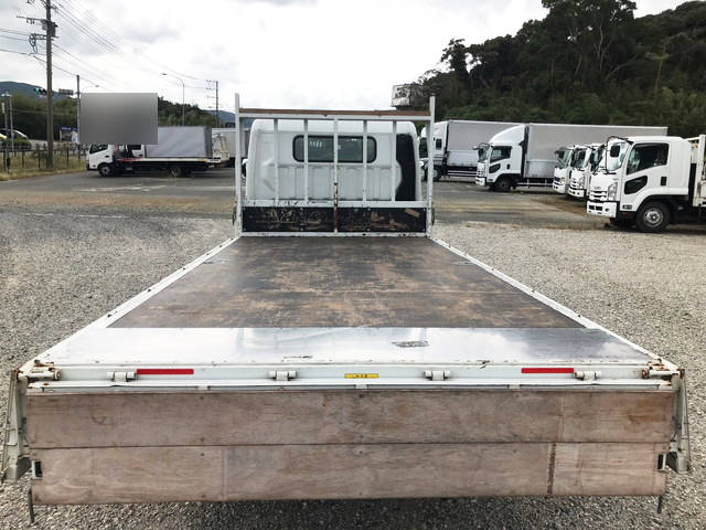 三菱ふそうキャンター平ボディ小型（2t・3t）[写真12]
