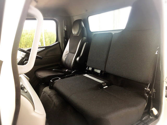 三菱ふそうキャンター平ボディ小型（2t・3t）[写真25]