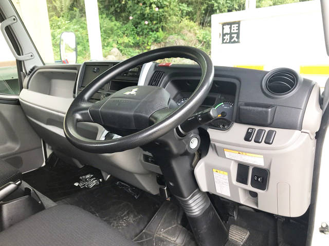 三菱ふそうキャンター平ボディ小型（2t・3t）[写真28]