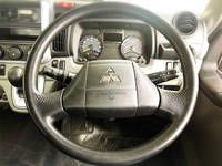 三菱ふそうキャンター平ボディ小型（2t・3t）[写真31]