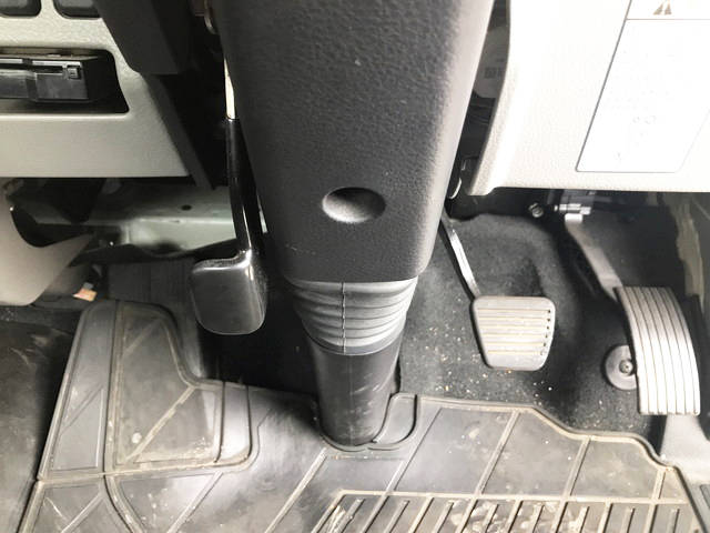 三菱ふそうキャンター平ボディ小型（2t・3t）[写真35]