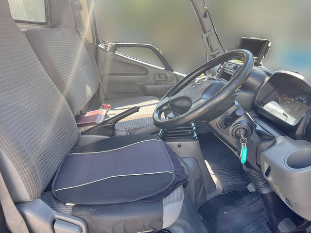 トヨタダイナアルミバン小型（2t・3t）[写真21]