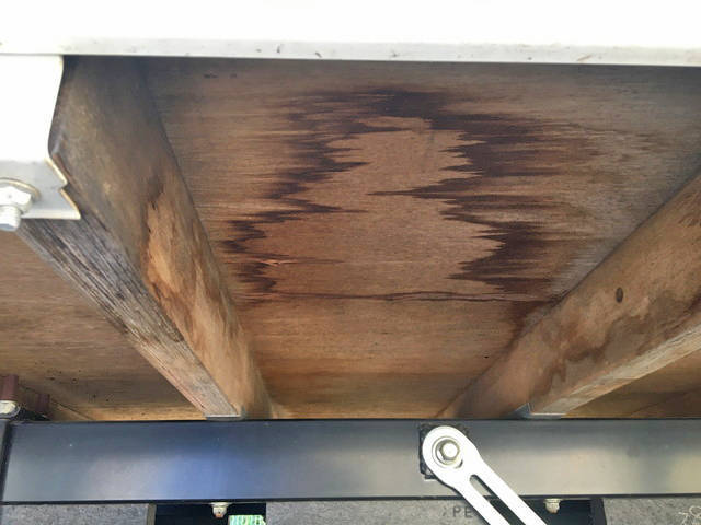 いすゞエルフ平ボディ小型（2t・3t）[写真20]