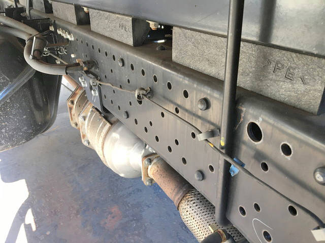 いすゞエルフ平ボディ小型（2t・3t）[写真21]