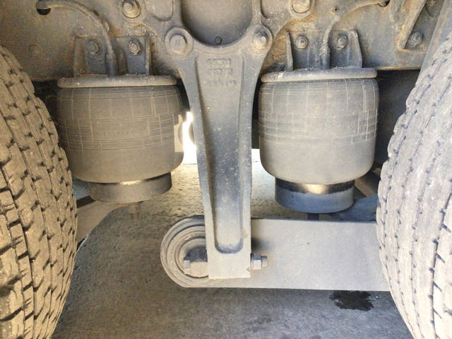 UDトラックスクオンクレーン4段大型（10t）[写真21]