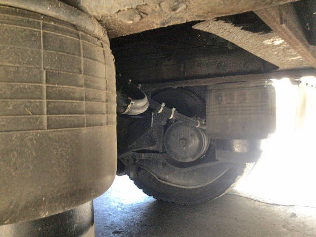 UDトラックスクオンクレーン4段大型（10t）[写真22]