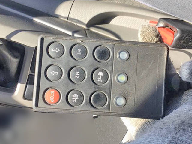 UDトラックスクオンクレーン4段大型（10t）[写真36]