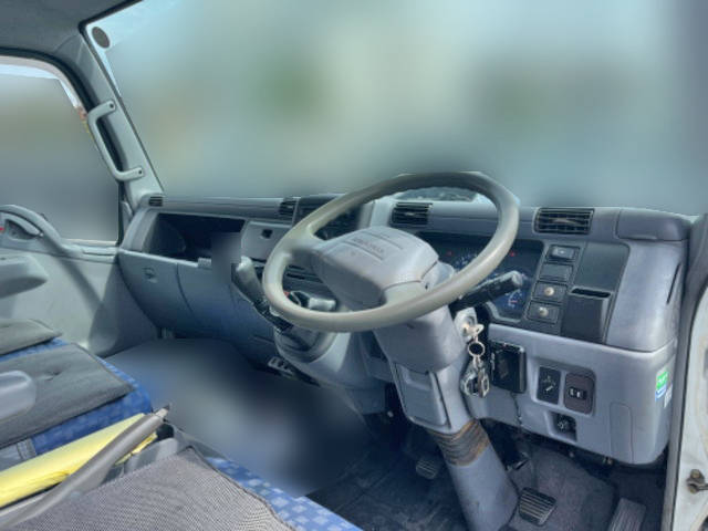 三菱ふそうキャンター幌車小型（2t・3t）[写真26]