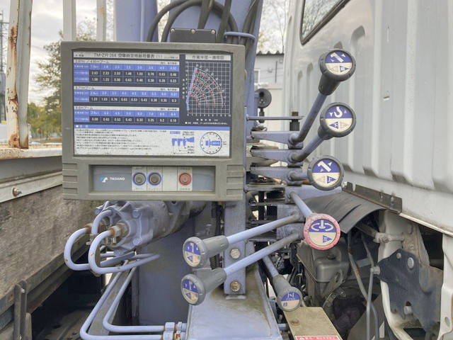 三菱ふそうキャンタークレーン4段小型（2t・3t）[写真20]