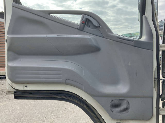 三菱ふそうキャンタークレーン4段小型（2t・3t）[写真32]