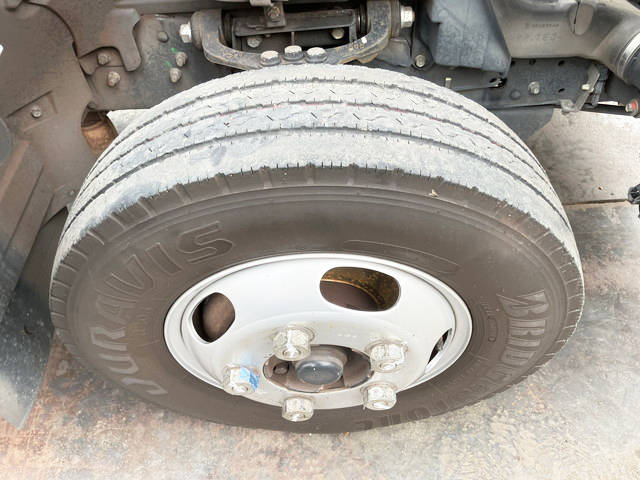 三菱ふそうキャンター平ボディ小型（2t・3t）[写真18]