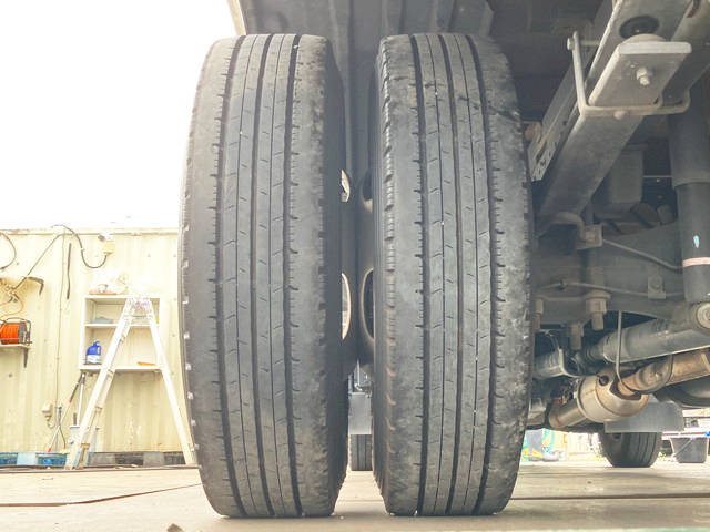 三菱ふそうキャンター平ボディ小型（2t・3t）[写真19]