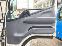 三菱ふそうキャンター平ボディ小型（2t・3t）[写真27]