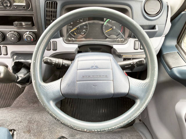 三菱ふそうキャンター平ボディ小型（2t・3t）[写真34]