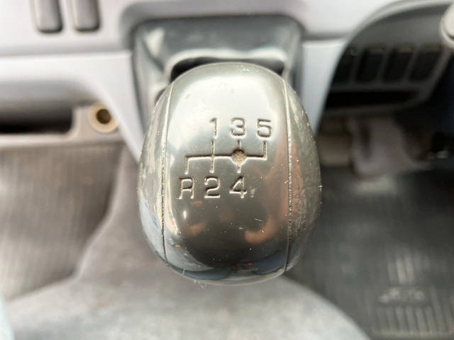 三菱ふそうキャンター平ボディ小型（2t・3t）[写真38]