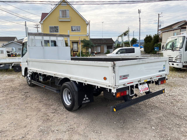 三菱ふそうキャンター平ボディ小型（2t・3t）[写真04]