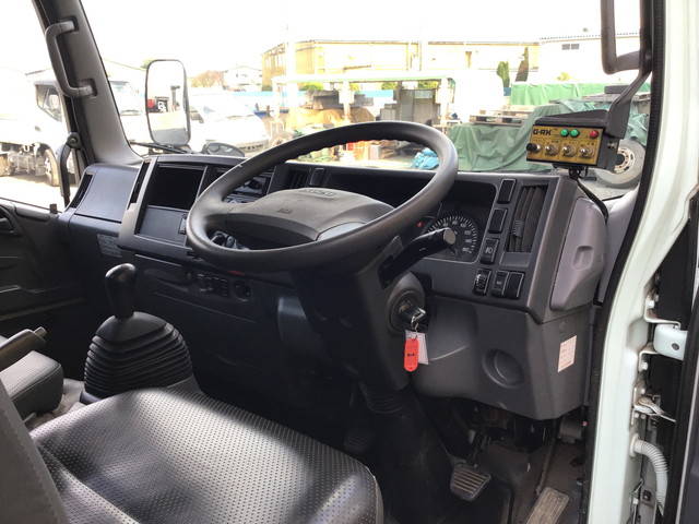 いすゞエルフパッカー車（塵芥車）小型（2t・3t）[写真28]