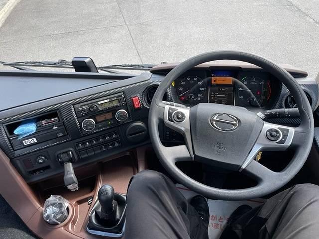 日野プロフィアバルク車（粉粒体運搬車）大型（10t）[写真15]