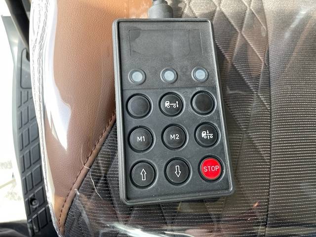 日野プロフィアバルク車（粉粒体運搬車）大型（10t）[写真20]