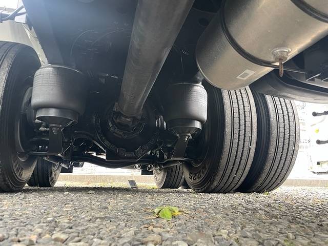 日野プロフィアバルク車（粉粒体運搬車）大型（10t）[写真33]