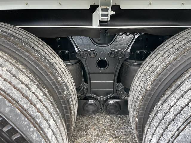 日野プロフィアバルク車（粉粒体運搬車）大型（10t）[写真08]