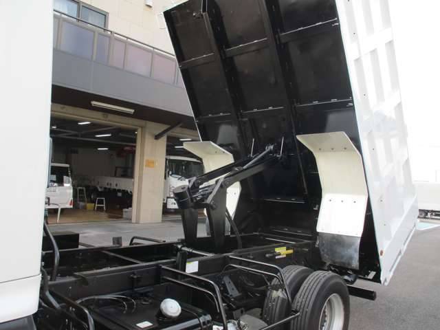 日野レンジャー深ダンプ（土砂禁ダンプ）中型（4t）[写真08]