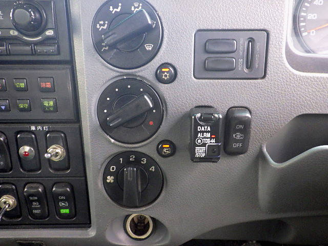 三菱ふそうファイター冷凍車（冷蔵車）中型（4t）[写真12]