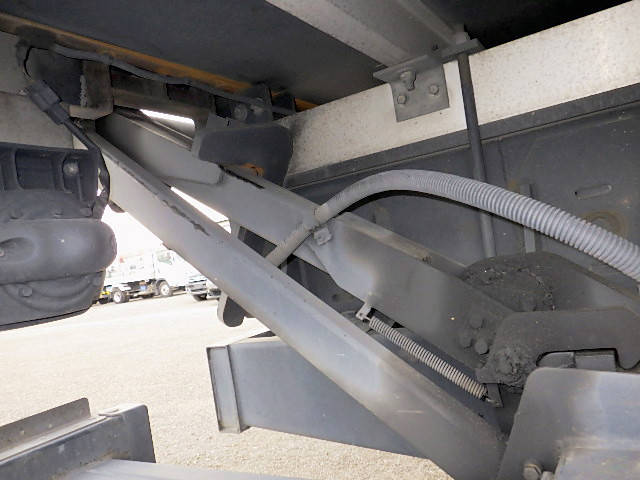 三菱ふそうファイター冷凍車（冷蔵車）中型（4t）[写真23]