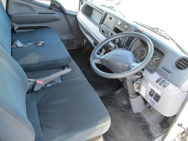 三菱ふそうキャンターアルミバン小型（2t・3t）[写真10]