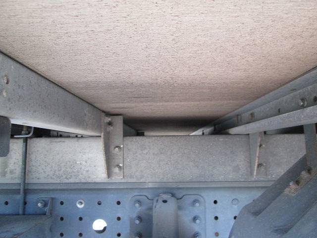 三菱ふそうキャンターアルミバン小型（2t・3t）[写真07]