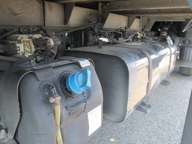 三菱ふそうキャンターアルミバン小型（2t・3t）[写真08]