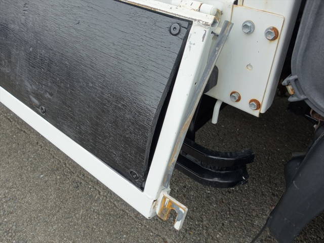トヨタダイナ平ボディ小型（2t・3t）[写真14]
